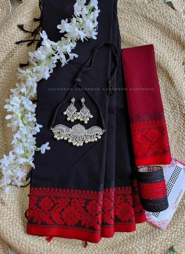 সুতার শাড়ি